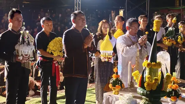 ภาพข่าว ศรีสะเกษ / รองผู้ว่าฯศรีสะเกษเปิดงานย้อนรำลึกปราสาทสระกำแพงใหญ่ ขึ้น 2 ค่ำเดือน 5 แห่งวิศุวะสงกรานต์ สมโภชน์ 115 ปี เมืองอุทุมพรพิสัย - TIGER NEWS REPORT