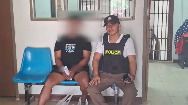 ภาพข่าว “ศรีสะเกษ” รวบหนุ่มควบ จยย.ขนยาบ้ากว่า 6.4 หมื่นเม็ด ซุกกระสอบปุ๋ย เตรียมส่งเครือข่ายรายย่อยตามแนวชายแดน - TIGER NEWS REPORT