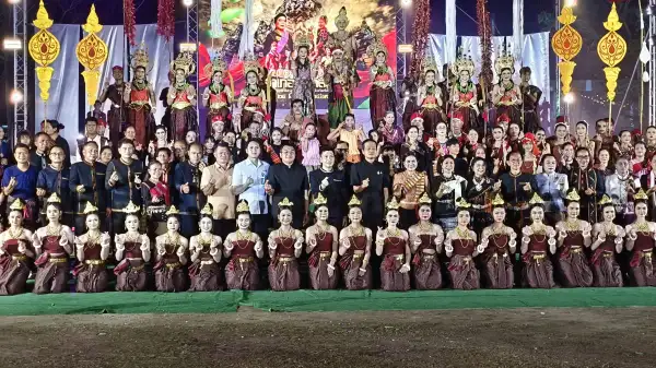 ภาพข่าว ผู้ว่าฯศรีสะเกษลั่นฆ้องเปิดงานประจำปีสักการะศาลหลักเมือง สืบสานประเพณีของดีน้ำเกลี้ยง ครั้งที่ 3 ประจำปี 2569 - TIGER NEWS REPORT