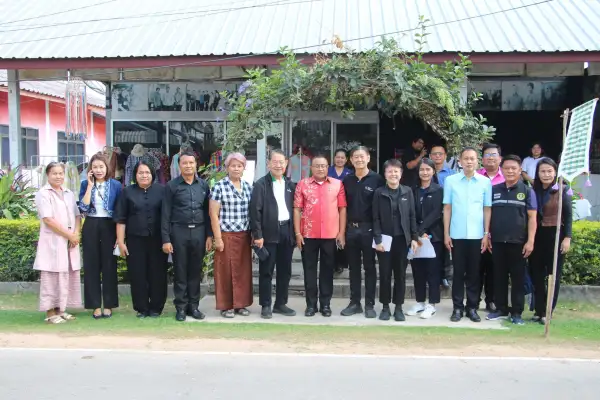 ภาพข่าว จังหวัดร้อยเอ็ด หนุนวิสาหกิจชุมชน ผ้าทอ–โคพรีเมียม ยกระดับเศรษฐกิจชุมชน อำเภอปทุมรัตต์ - TIGER NEWS REPORT