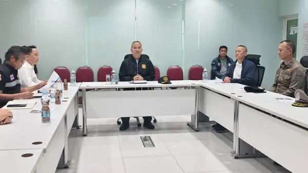 ภาพข่าว ปทุมธานีรมว.ยุติธรรมบุกตรวจคลังน้ำมันลำลูกกายันปริมาณเพียงพอต่อ ปชช. - TIGER NEWS REPORT