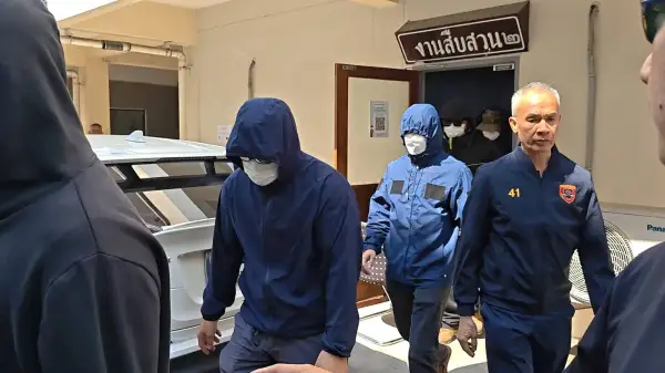 ภาพข่าว ปทุมธานีผู้การเซ็นสั่ง8 ตร.แก๊งอุ้มรีดทองสาวพีอาร์ให้ออกราชการพร้อมส่งศาลจังหวัดธัญบุรี - TIGER NEWS REPORT