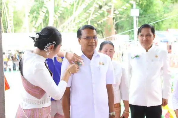 ภาพข่าว รองผู้ว่าฯร้อยเอ็ด เป็นประธานพิธีบุญสรงกู่ สรงน้ำพระพุทธสีหนาท (หลวงปูดงสิงห์) เสริมสิริมงคลแก่พุทธศาสนิกชนชาวอำเภอจังหาร - TIGER NEWS REPORT