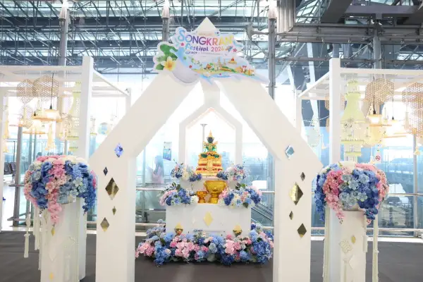 ภาพข่าว ท่าอากาศยานสุวรรณภูมิเนรมิตแลนด์มาร์กสงกรานต์ ยกระดับประสบการณ์ผู้โดยสารต้อนรับนักเดินทางทั่วโลก - TIGER NEWS REPORT