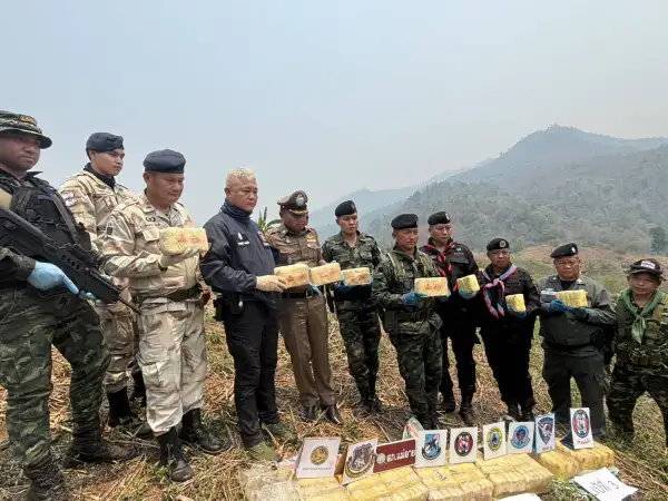 ภาพข่าว ทหารพรานปะทะยึดยาบ้า5แสนเม็ดหนีรอด - TIGER NEWS REPORT