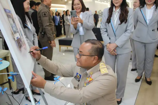 ภาพข่าว ร้อยเอ็ด ธนาคารกรุงไทย สาขาร้อยเอ็ด เปิดสาขารูปแบบใหม่ ยกระดับบริการดิจิทัลครบวงจร - TIGER NEWS REPORT