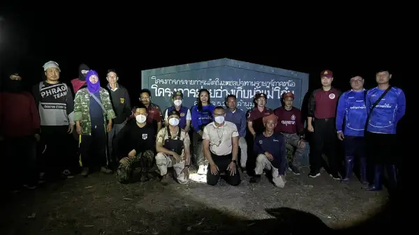 ภาพข่าว ภาคเหนือ - เชียงใหม่ “รองอธิบดีกรมการปกครอง” ลงพื้นที่พร้าว ติดตามสถานการณ์ไฟป่า ให้กำลังใจแนวหน้า - TIGER NEWS REPORT