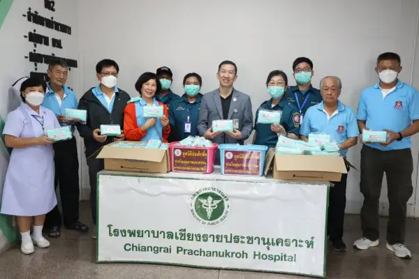 ภาพข่าว มูลนิธิป่อเต็กตึ๊ง ห่วงใยสุขภาพ ลดภาระค่าใช้จ่ายประชาชนในส่วนภูมิภาค  ลงพื้นที่ 4 จังหวัดภาคเหนือ แจกจ่ายหน้ากากอนามัยแก่ผู้ได้รับผลกระทบ รวม 440,000 แสนชิ้น ฝ่าวิกฤตมหันตภัยจมฝุ่นพิษ [PM2.5เกินมาตรฐาน] - TIGER NEWS REPORT