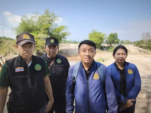 ภาพข่าว พังงา-ชาวประมงพื้นบ้านเดือดร้อนหนัก นายทุนปิดคลองสาธารณะสูบน้ำขายภูเก็ต เจ้าหน้าที่ลงพื้นที่จ่อดำเนินคดี - TIGER NEWS REPORT