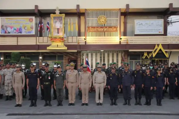 ภาพข่าว ร้อยเอ็ดปล่อยแถวจู่โจมตรวจค้นเรือนจำกรณีพิเศษ พร้อมสุ่มตรวจปัสสาวะผู้ต้องขัง ยกระดับความปลอดภัยช่วงเทศกาลสงกรานต์ - TIGER NEWS REPORT
